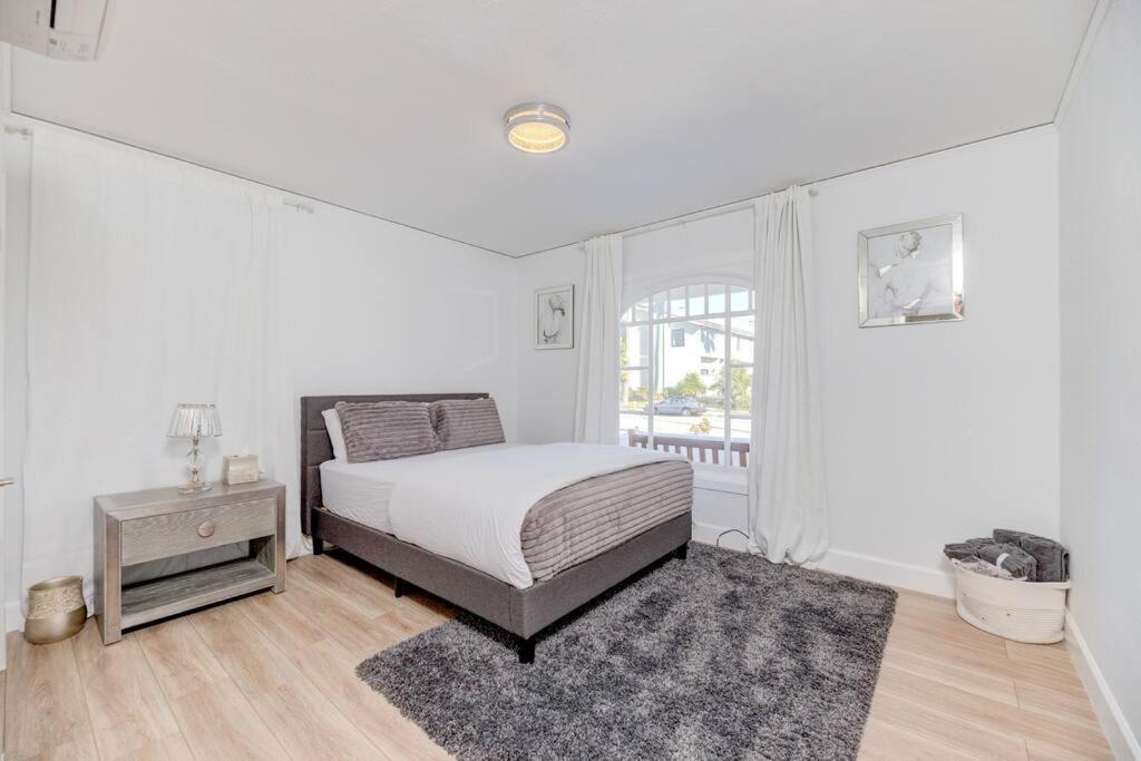Lovely White Beach House Redondo Beach Buitenkant foto
