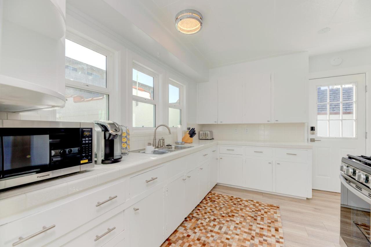 Lovely White Beach House Redondo Beach Buitenkant foto