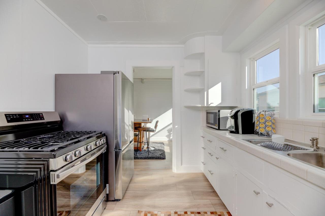 Lovely White Beach House Redondo Beach Buitenkant foto