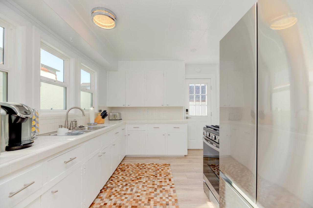 Lovely White Beach House Redondo Beach Buitenkant foto