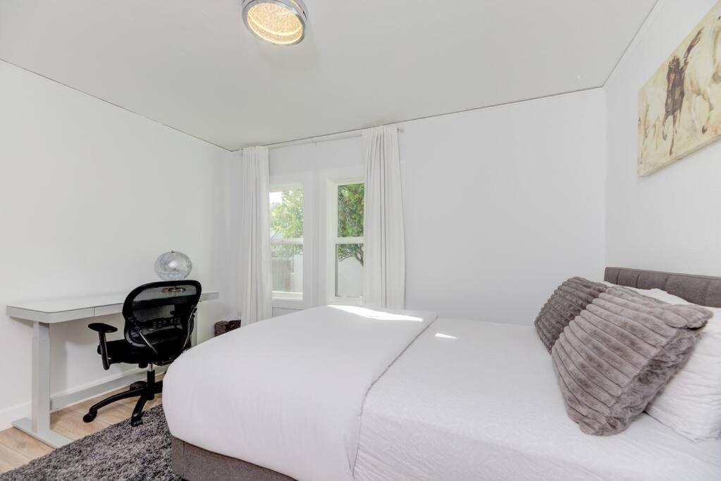 Lovely White Beach House Redondo Beach Buitenkant foto