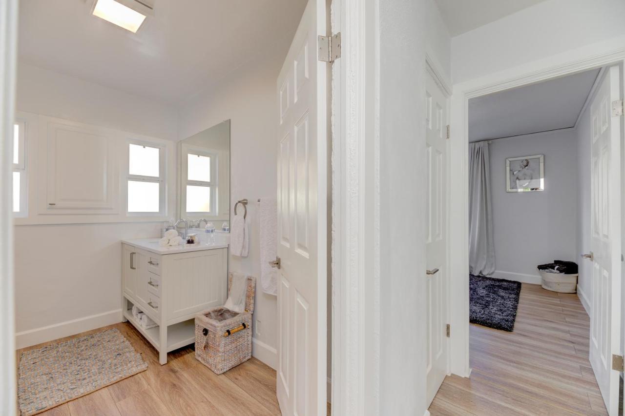 Lovely White Beach House Redondo Beach Buitenkant foto